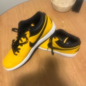 Air Jordan 1 Low University Gold Black